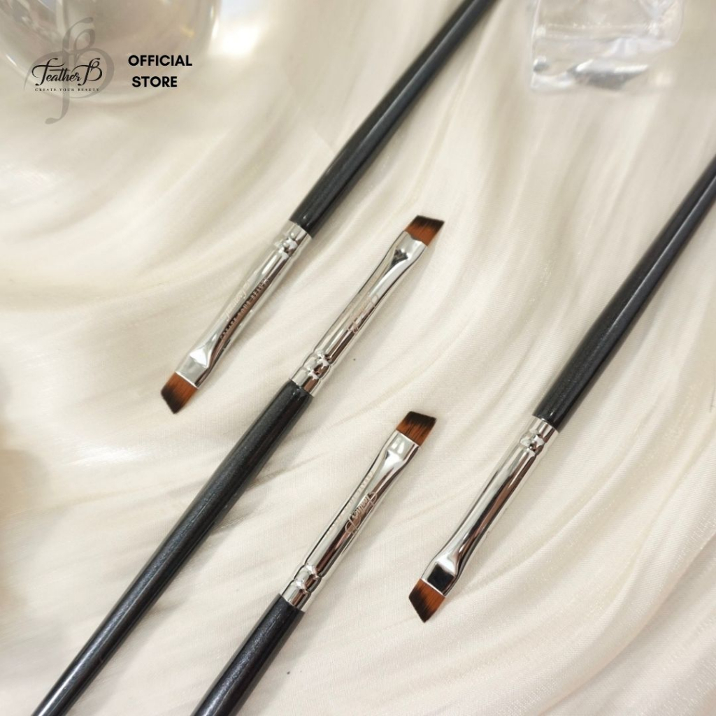 Cọ Mày - Liner Vát Xéo Feather B 172