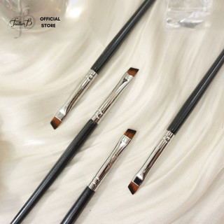 Cọ mày - liner vát xéo feather b 172