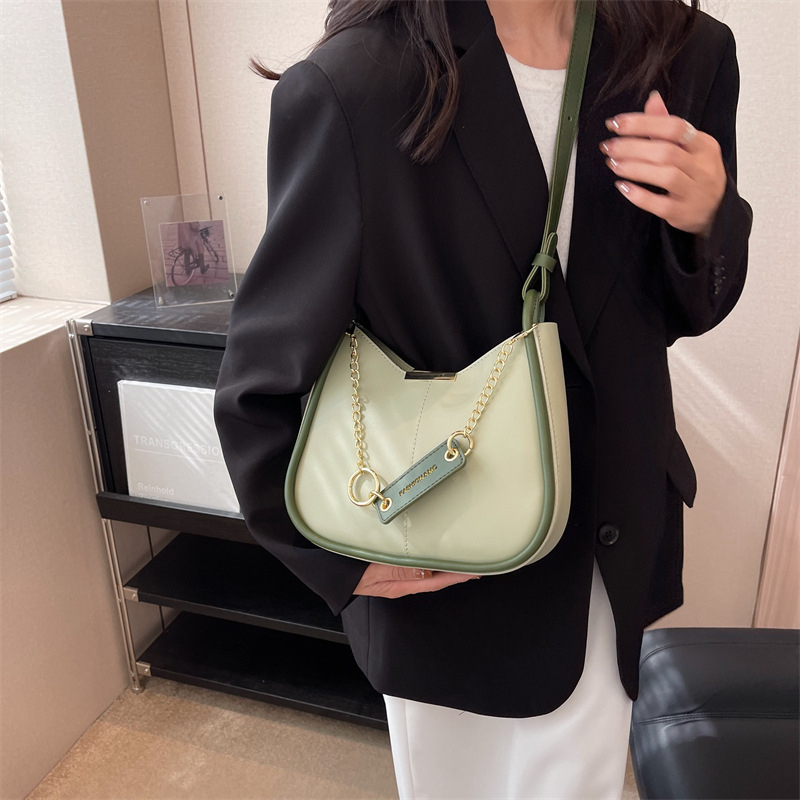 Túi niche họa tiết thời trang 2023 túi xách nữ mới mùa hè phổ biến túi messenger đeo vai sát nách túi xô