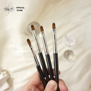 Cọ liner - viền môi - che khuyết điểm feather b 174