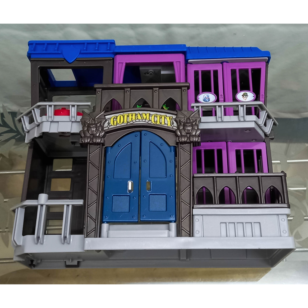 90% Đồ chơi Mô hình nhà tù Batman Gotham City có đèn - thương hiệu Mattel Mỹ