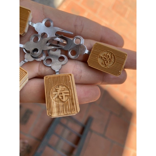 Xiên chuối, xiên trái cây đục laze cho chim vành khuyên giá rẻ. Phụ kiện lồng chim MAIN-86