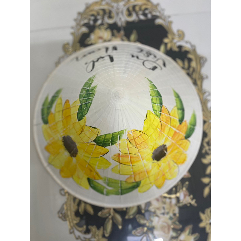 Nón lá vẽ hoạ tiết