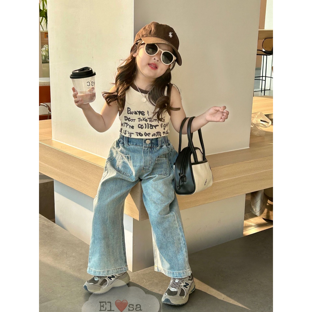 Quần áo bé gái- Set Áo Thun Sát Nách In Chữ Kèm Quần Bò Dáng Rộng Cho Bé 1-8 Tuổi