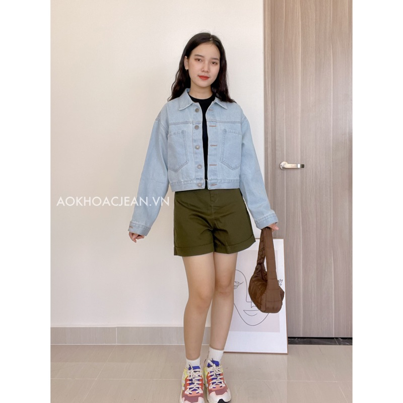 Áo Khoác Denim Lửng Croptop Dáng Rộng Hai Túi Trước phong cách trẻ trung, năng động