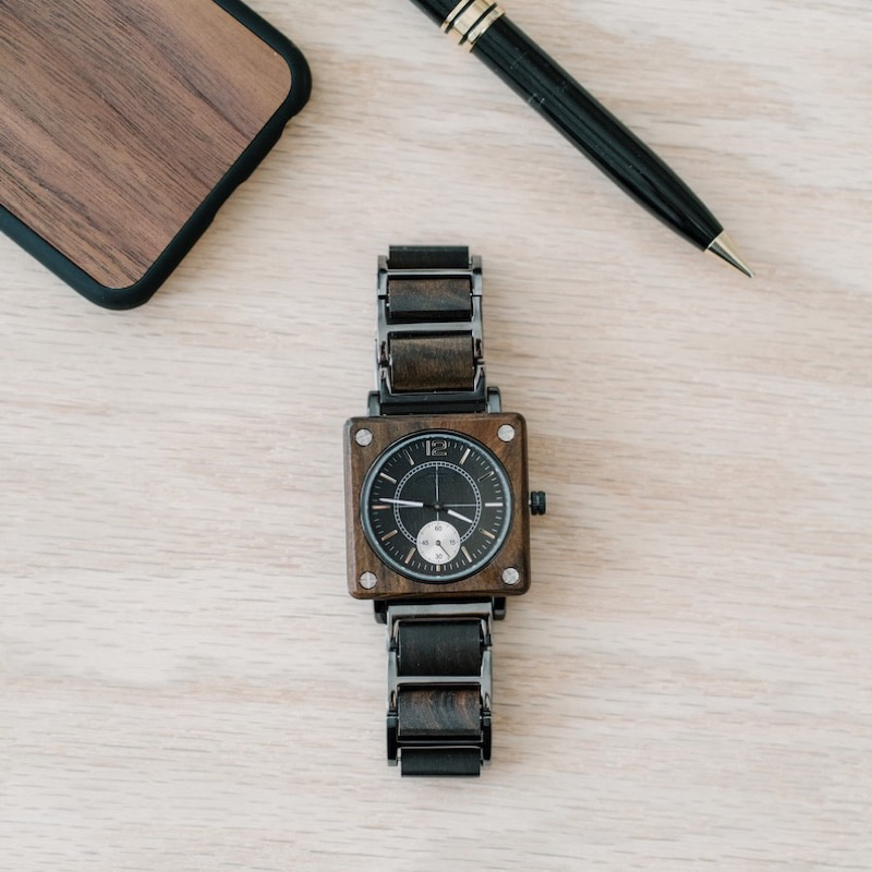 Đồng hồ đeo tay nam vỏ gỗ WoodWatch GR14