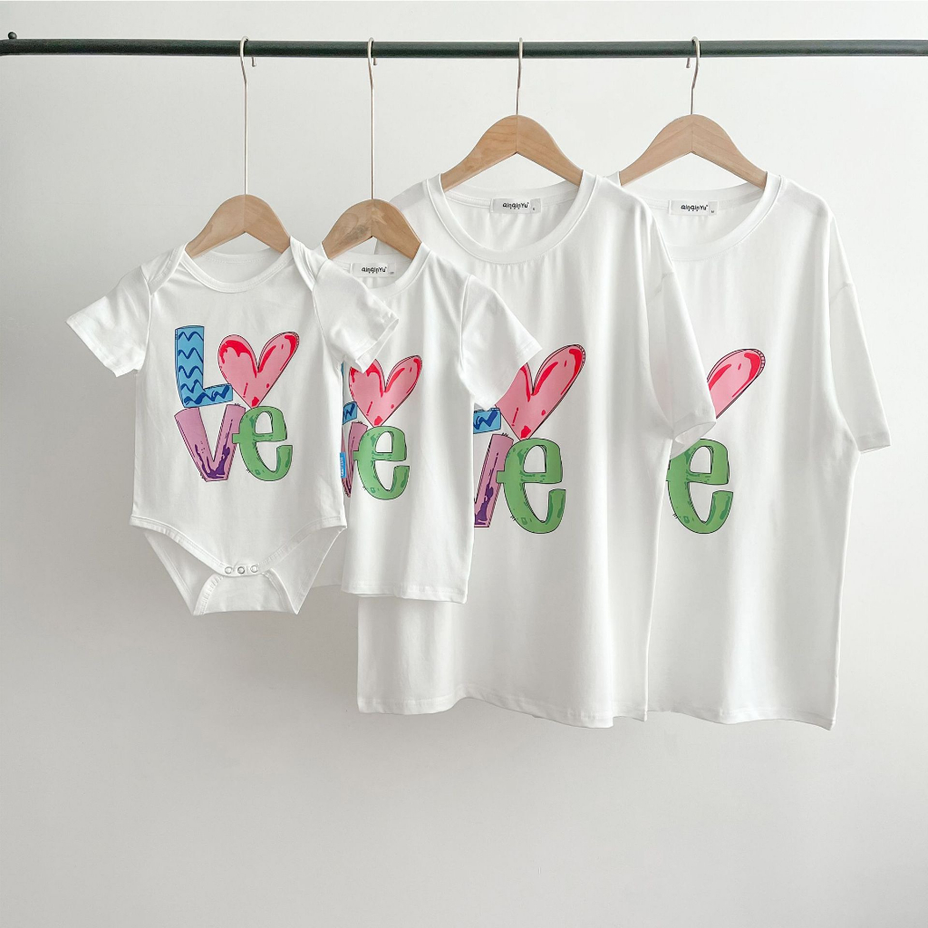 ( Trắng) Set bộ gia đình Hokiha Kid hoạ tiết chữ LOVE gồm 1 áo cho bố,mẹ, 1 áo cho con và 1 bộ bodysuit chất cotton