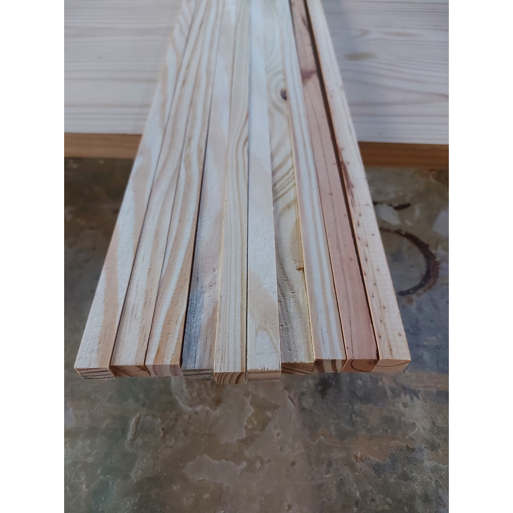 Thanh gỗ thông vuông 1.3cm x 1.3cm x dài 90cm + bào láng mịn 4 mặt