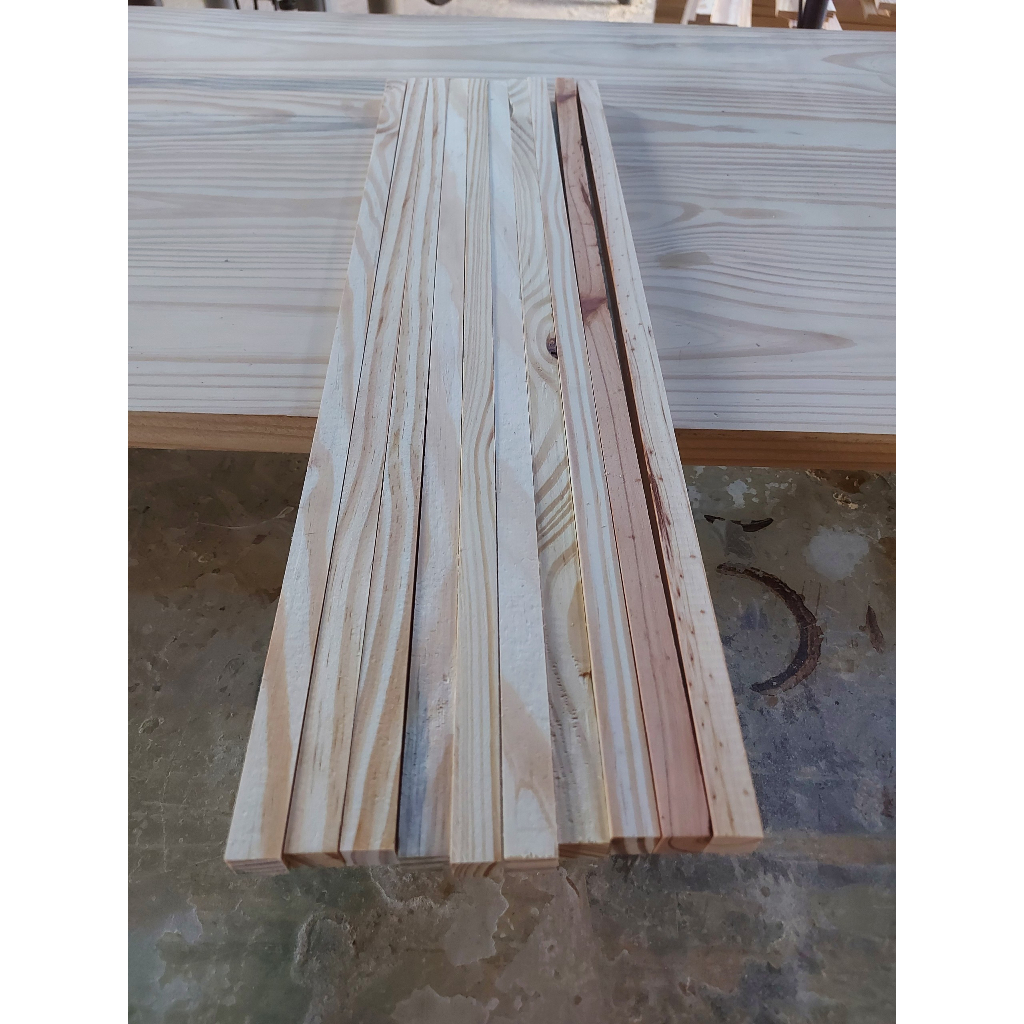Thanh gỗ thông vuông 1.3cm x 1.3cm x dài 90cm + bào láng mịn 4 mặt