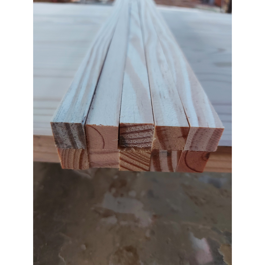Thanh gỗ thông vuông 1.3cm x 1.3cm x dài 90cm + bào láng mịn 4 mặt