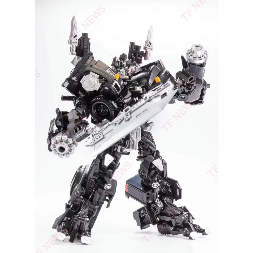 Mô hình IronHide - Baiwei TW-1026 robot biến hình 16cm