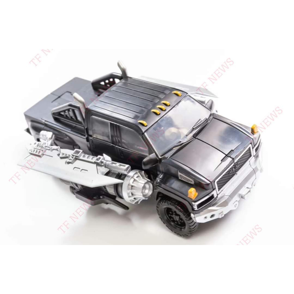 Mô hình IronHide - Baiwei TW-1026 robot biến hình 16cm
