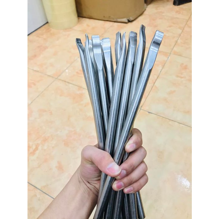 Móc lốp xe máy inox