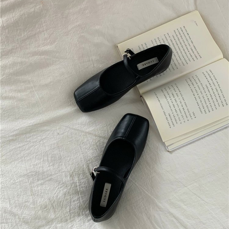 Giày Mary Jane Mũi Vuông Đế Bệt, Quai Ngang, Da Mềm Đi Êm Chân - EDZ8