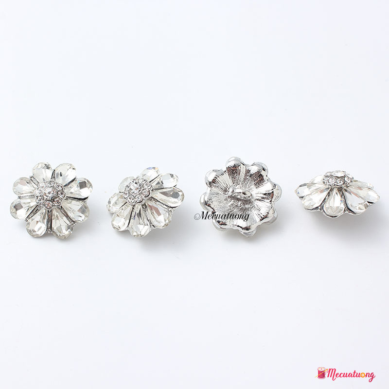 Khuy nút cúc kim loại đính đá kim cương giọt nước hình hoa rất xinh, sang và đẹp