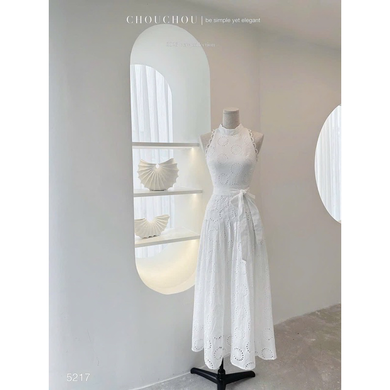 Váy maxi cổ yếm thắt nơ eo chất ren thô đũi, hàng thiết kế