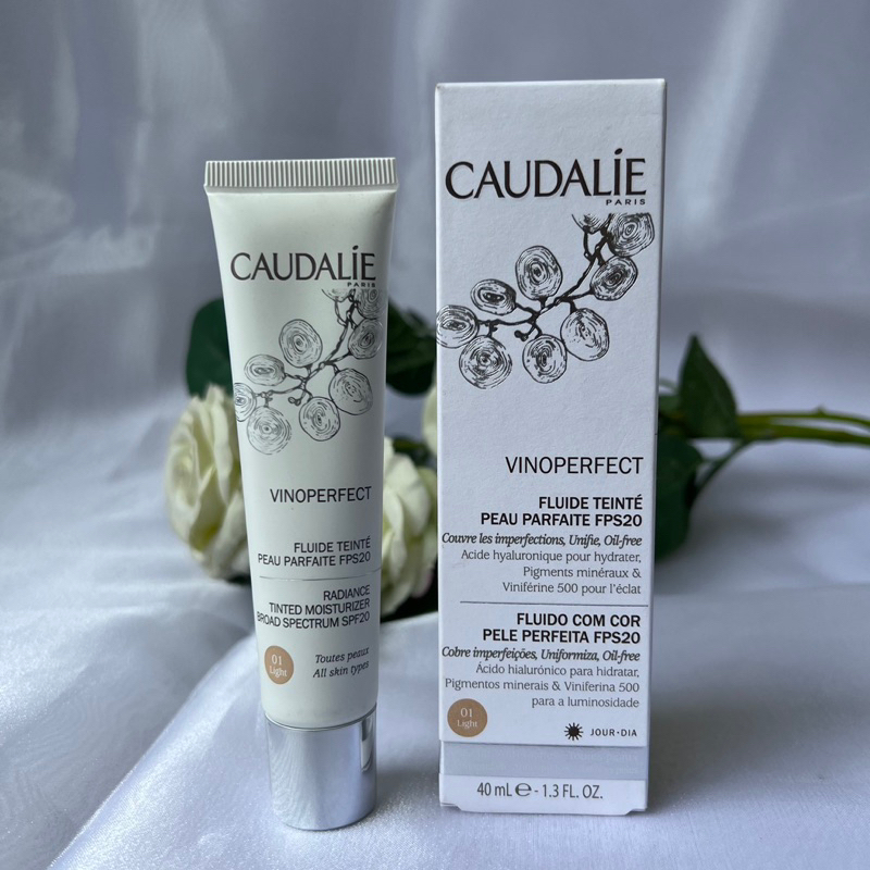 kem dưỡng ngày ,kem nền Caudalie Vinoperfect Radiance Tinted Moisturizer Broad Spectrum SPF20 Light 40ml