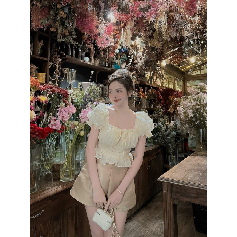 Áo croptop hoa nhí tay bồng buộc nơ ngực ôm eo nhẹ -SinNa