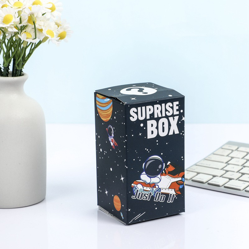 Box Nhân Phẩm Móc Khoá Sneaker Mini Và Nhân Vật Hoạt Hình Suprise Box