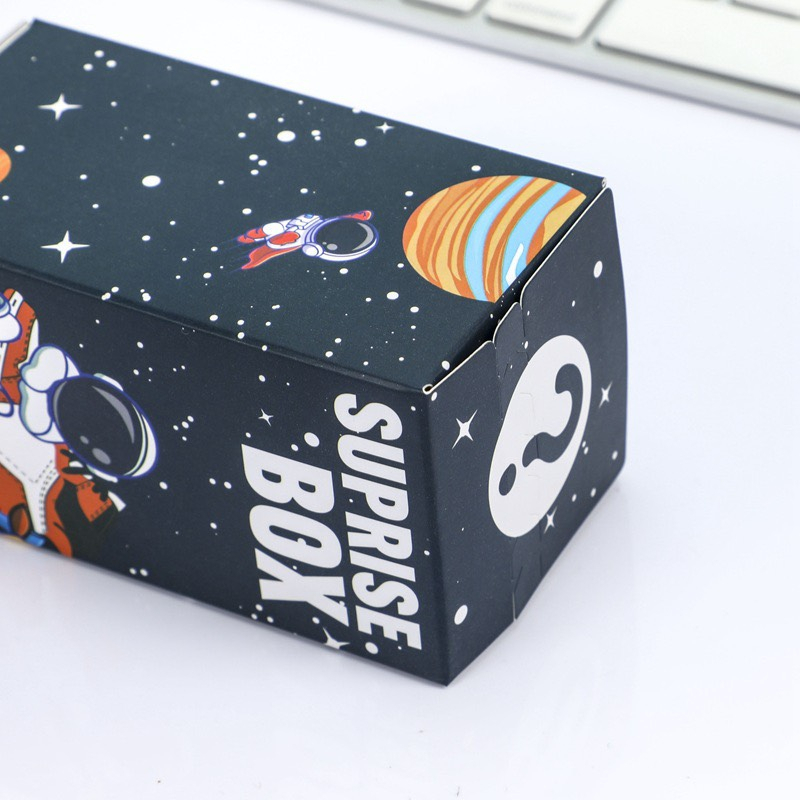 Box Nhân Phẩm Móc Khoá Sneaker Mini Và Nhân Vật Hoạt Hình Suprise Box