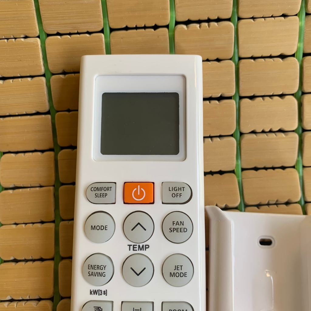 Điều khiển điều hoà LG chính hãng, kèm đế, Remote máy lạnh LG 1 chiều - tặng kèm pin