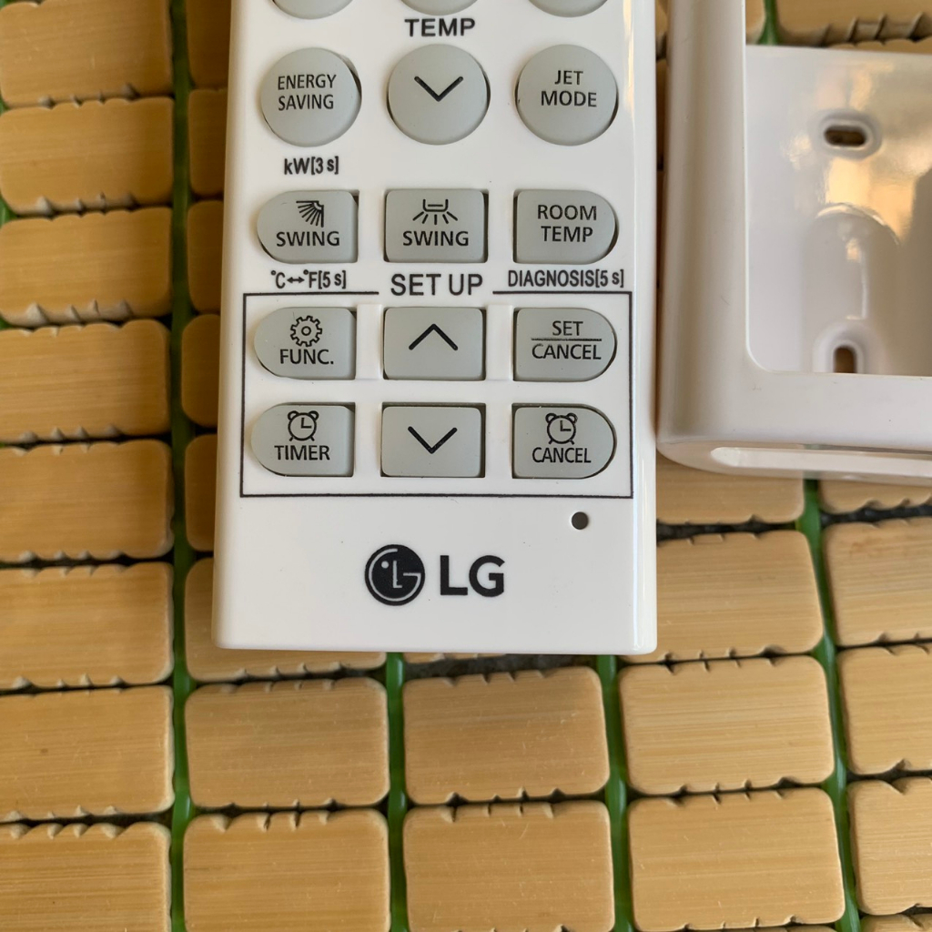 Điều khiển điều hoà LG chính hãng, kèm đế, Remote máy lạnh LG 1 chiều - tặng kèm pin