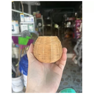 Giỏ thóc tre đựng thóc cho chim cu gáy. Phụ kiện lồng chim Main86