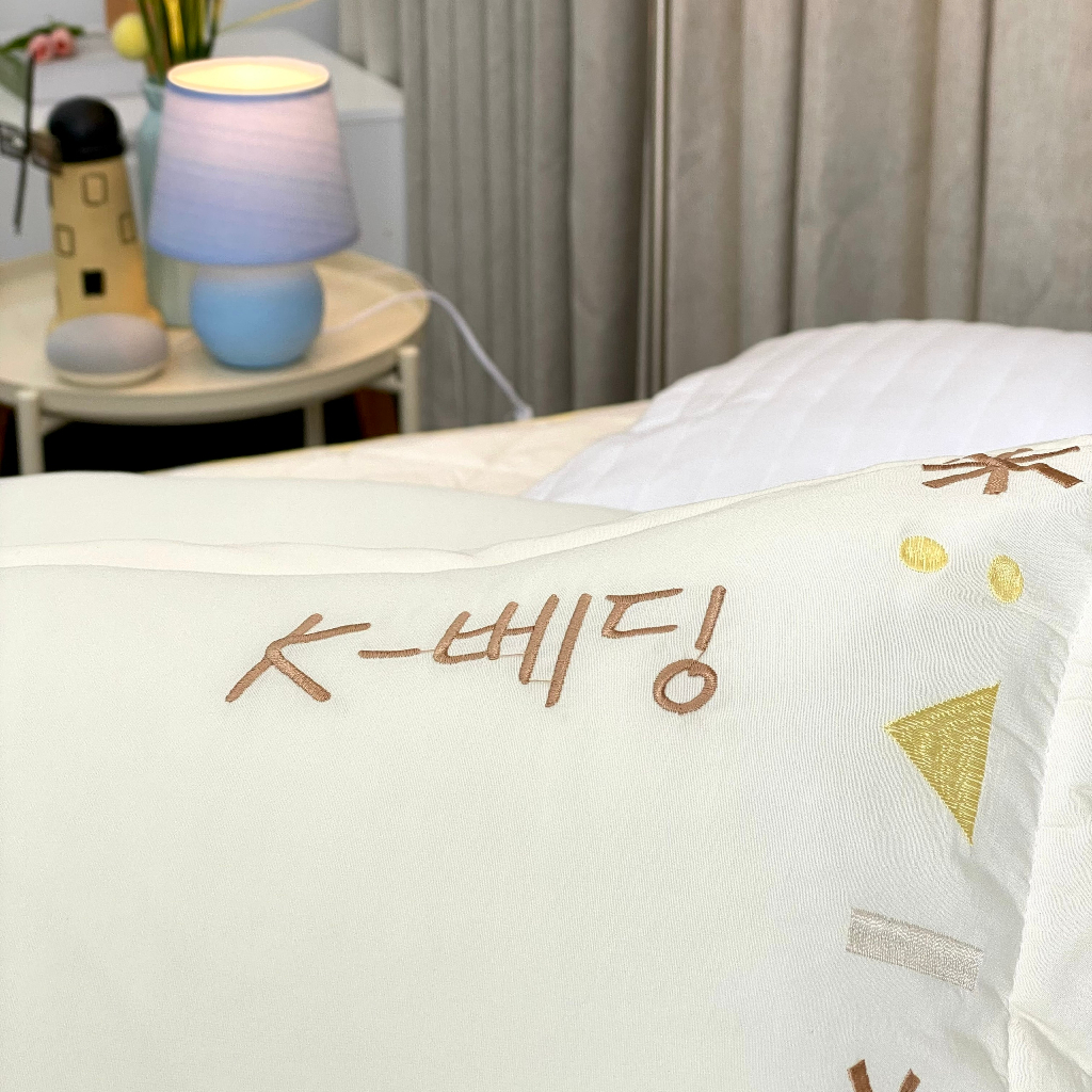 Bộ ga giường chần bông K-bedding By Everon Màu Vàng KMTS102 họa tiết thêu