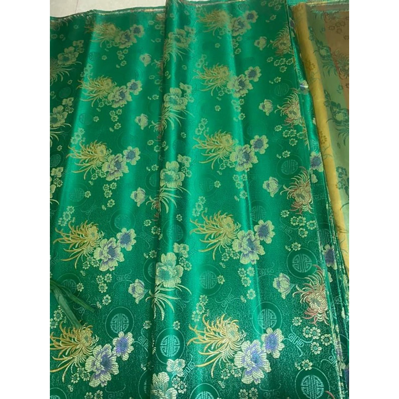 Áo Chầu -Gấm trơn - đẹp nhẹ nhàng -tinh tế- đủ mẫu mã