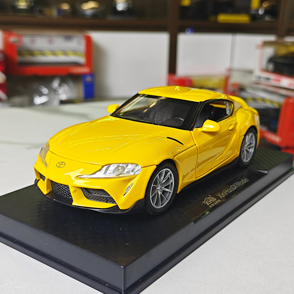 Mô hình xe hợp kim Toyota Supra tỉ lệ 1:32 hãng XHD 3 màu