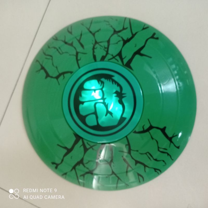 Khiên chiến đấu siêu anh hùng khổng lồ xanh Hulk tặng kèm pin, có âm thanh và ánh sáng