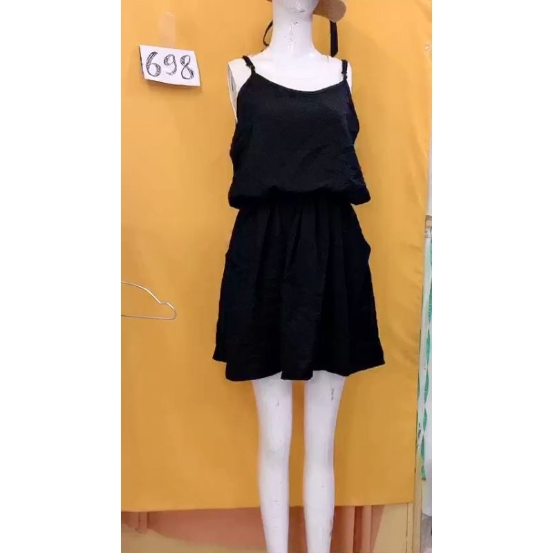 đầm sơmi đen from thụng (dưới size M+). S698