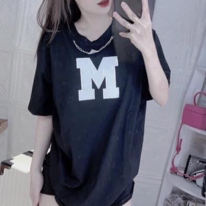 [Sale] Áo thun chữ M kèm dây xích kèm ảnh thật