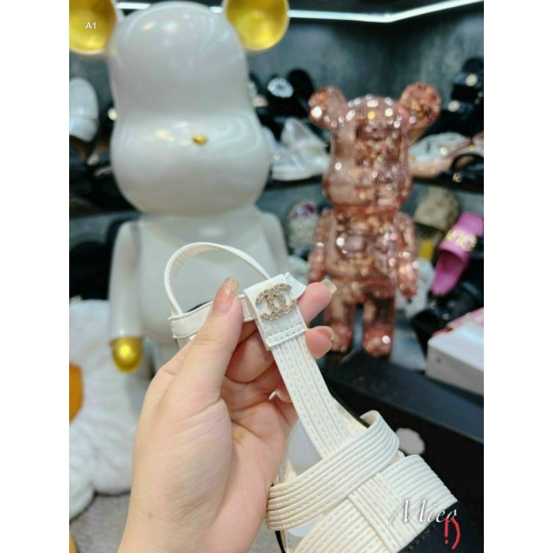 Sandal cao gót bít mũi Hà Hồ quai hậu gót trụ 5 phân oder 5 ngày