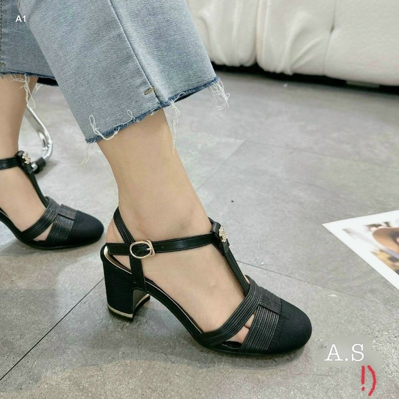 Sandal cao gót bít mũi Hà Hồ quai hậu gót trụ 5 phân oder 5 ngày