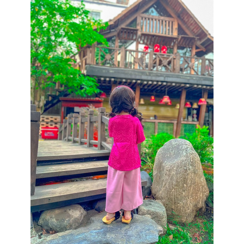 Bà ba cho bé gái chất gấm siêu đẹp KÈM khăn