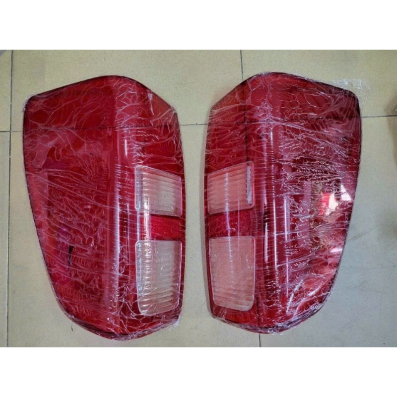 Nắp đèn hậu xe Mazda BT-50 BT50 đời 2021 - 2023 , Thay thế nguyên bản theo xe