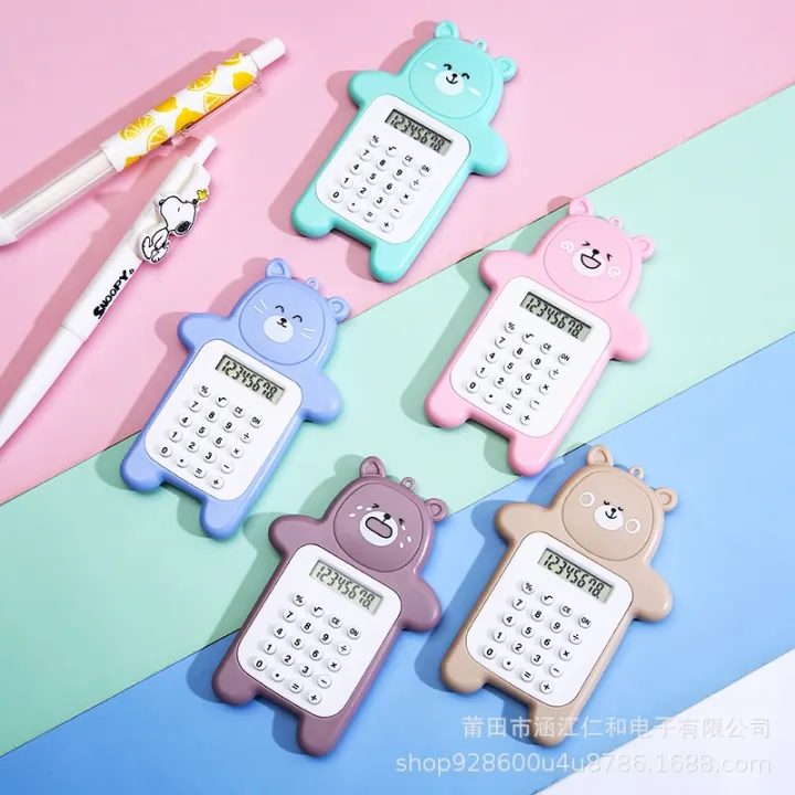 Máy Tính mini pin năng lượng mặt trời hình chú gấu cute, có thể làm móc khóa (giao ngẫu nhiên)