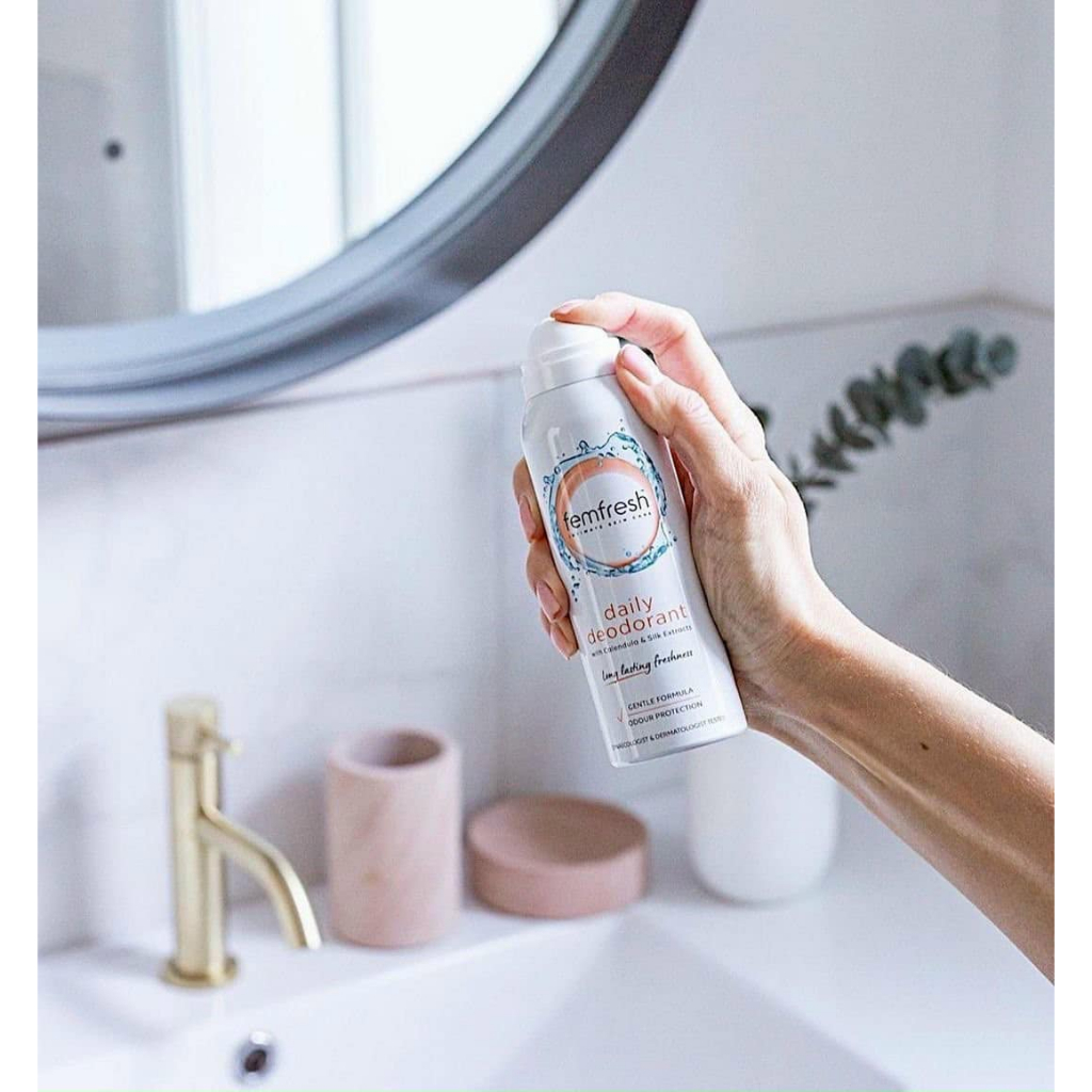 Xịt Thơm Mát Vùng Kín Cao Cấp Femfresh Active Daily Deodorant Spray 125ml