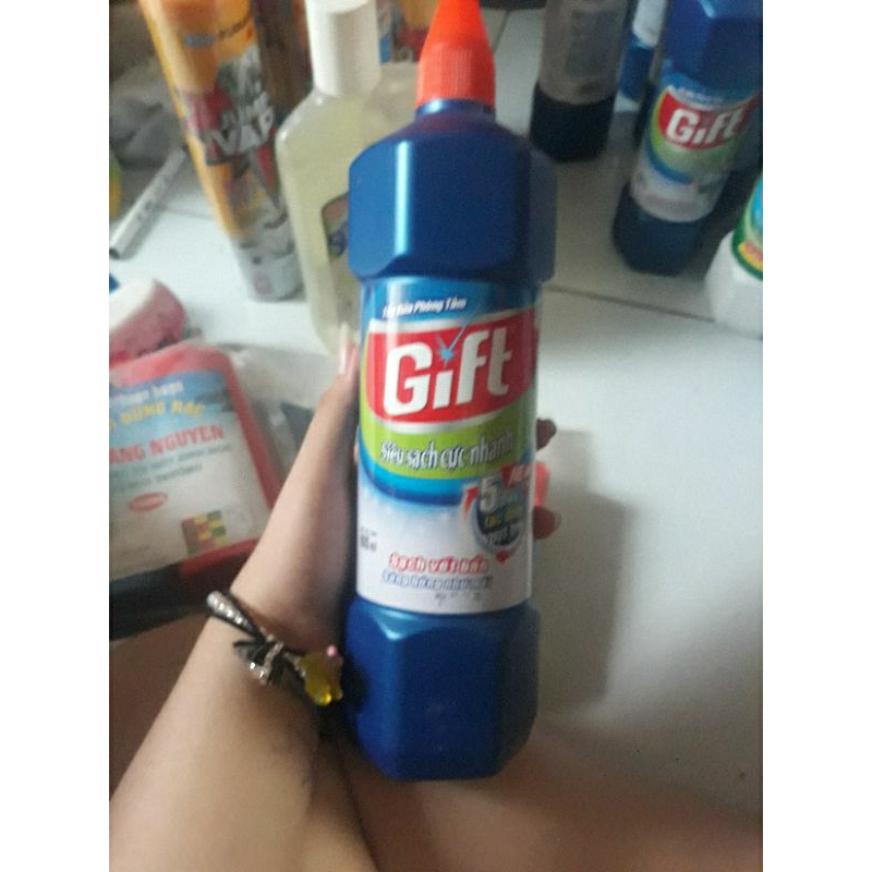 Thanh lý giá rẻ Nước tẩy nhà tắm Gift 1 lít