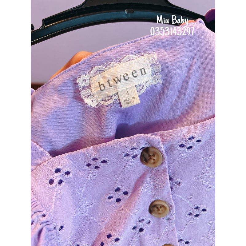 Váy tím cổ vuông tay rủ bé gái xuat du