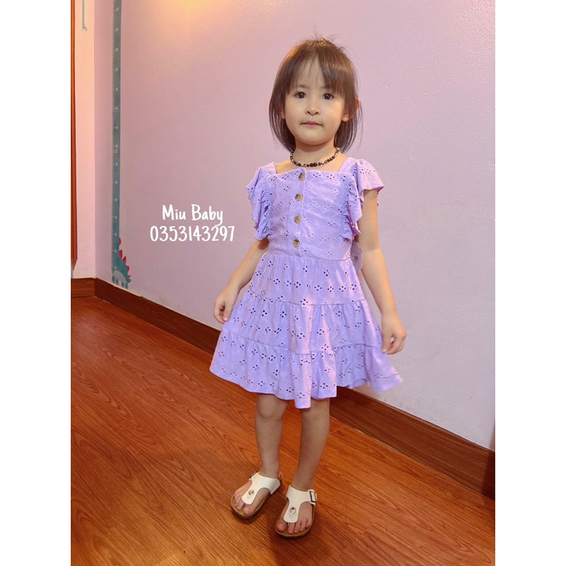 Váy tím cổ vuông tay rủ bé gái xuat du