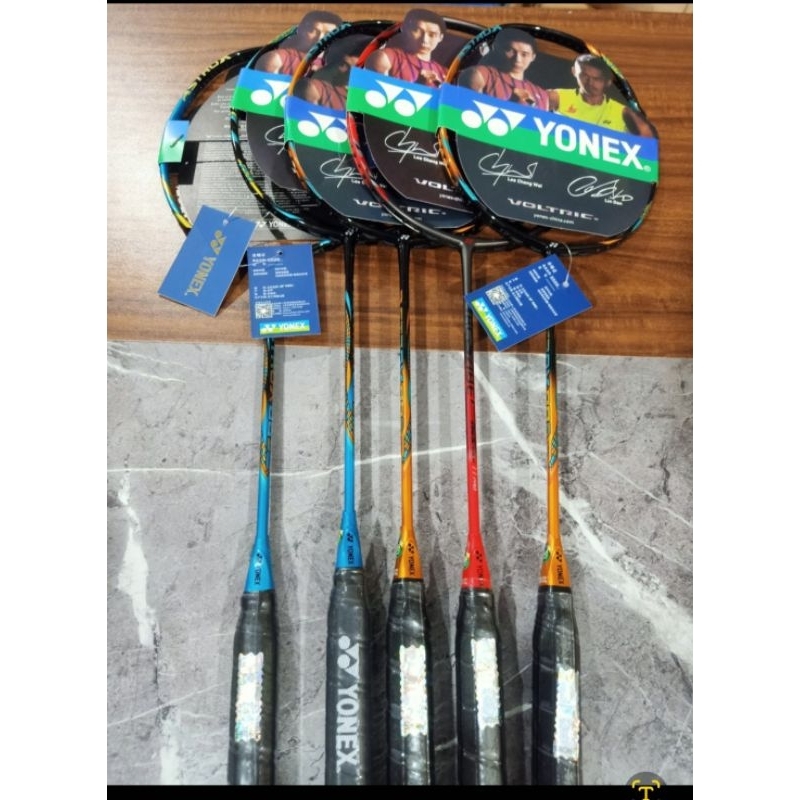 1 Vợt cầu lông Yonex tiểu ngạch 100% Cacbon (Căng sẵn 10kg + bao+ quấn)