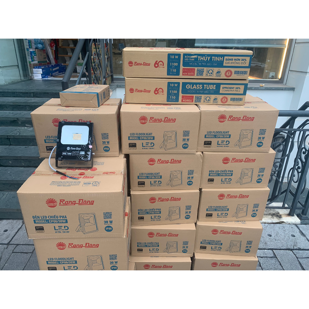 Đèn led pha 30W, 50W, 70W, 100W CP06 Rạng Đông