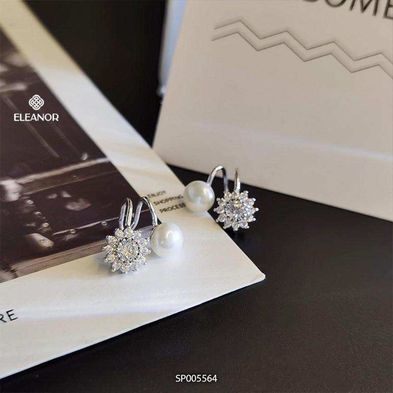 Bông tai nữ chuôi bạc 925 Eleanor Accessories hình hoa đính đá ngọc trai nhân tạo phụ kiện trang sức 5564