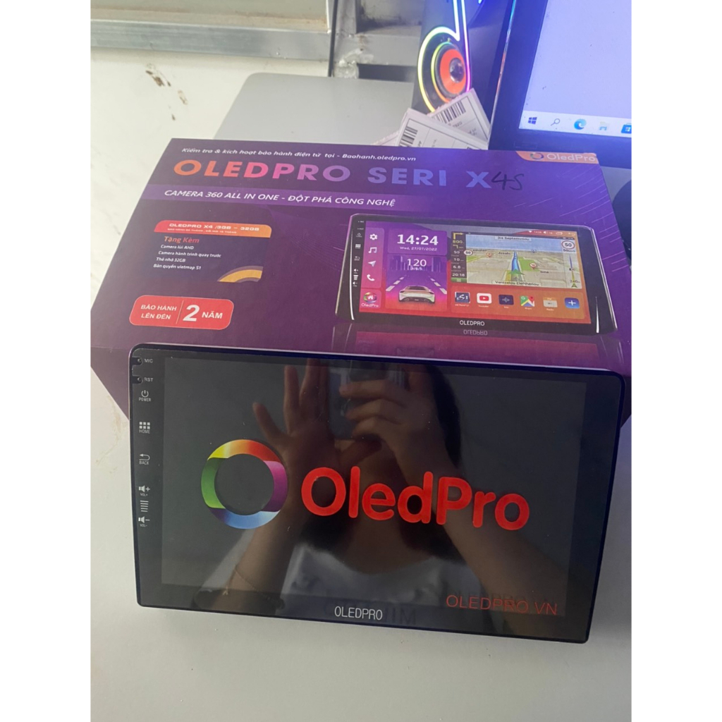 Màn hình OLEDPRO X4 Ram 4GB - Rom 32GB - 8 Core mẫu mới 2023.