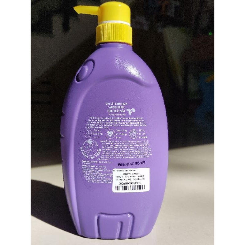 Sữa tắm gội cho bé Carrie Junior 700gr hương Cherry / Double Milk / Grapeberry