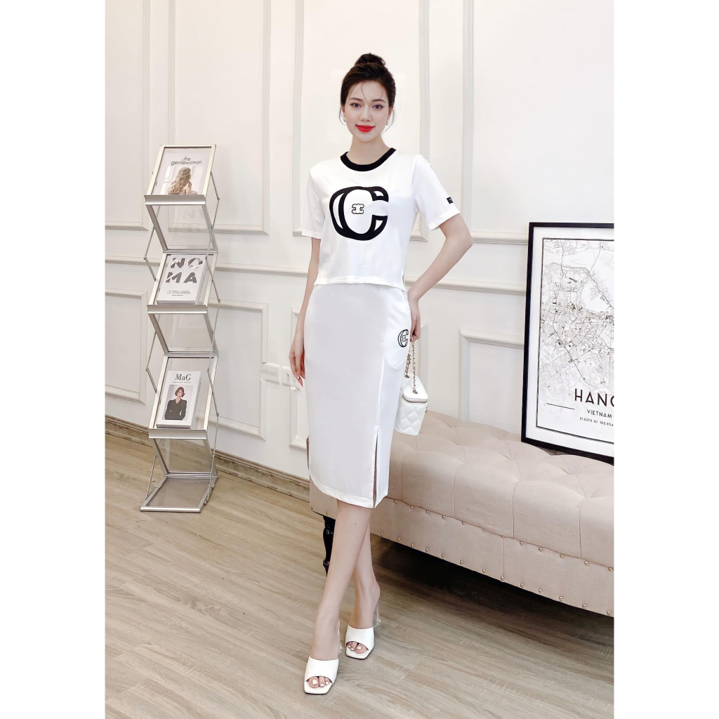 Set bộ váy cổ tròn Odelia, chân váy xẻ trước thêu chữ C - S6873