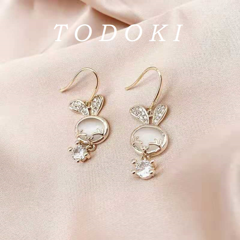 Khuyên tai dáng thỏ đính đá xinh TODOKI T050