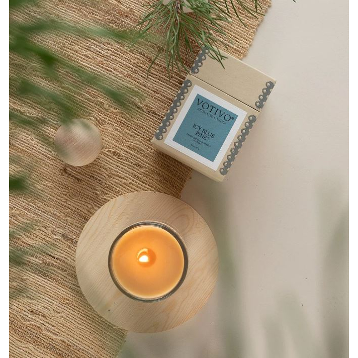 Nến thơm cây thông xanh băng giá 193g - Icy blue pine 6.8oz - Votivo